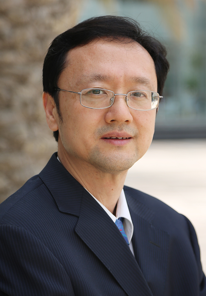 郝志峰 教授:汕头大学党委副书记,校长.